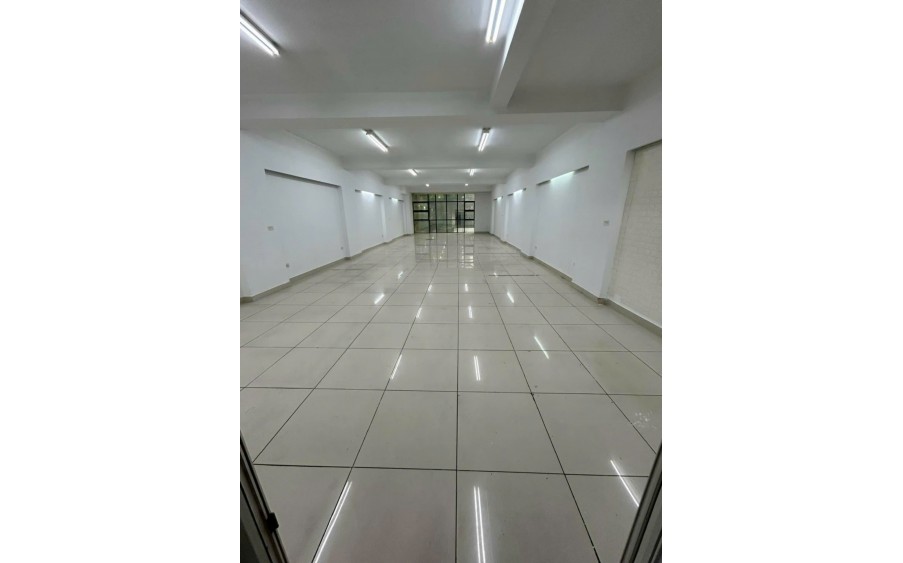 CHO THUÊ MẶT PHỐ LA THÀNH KINH DOANH MỌI LOẠI HÌNH - THÔNG SÀN, 55 TRIỆU 130M2